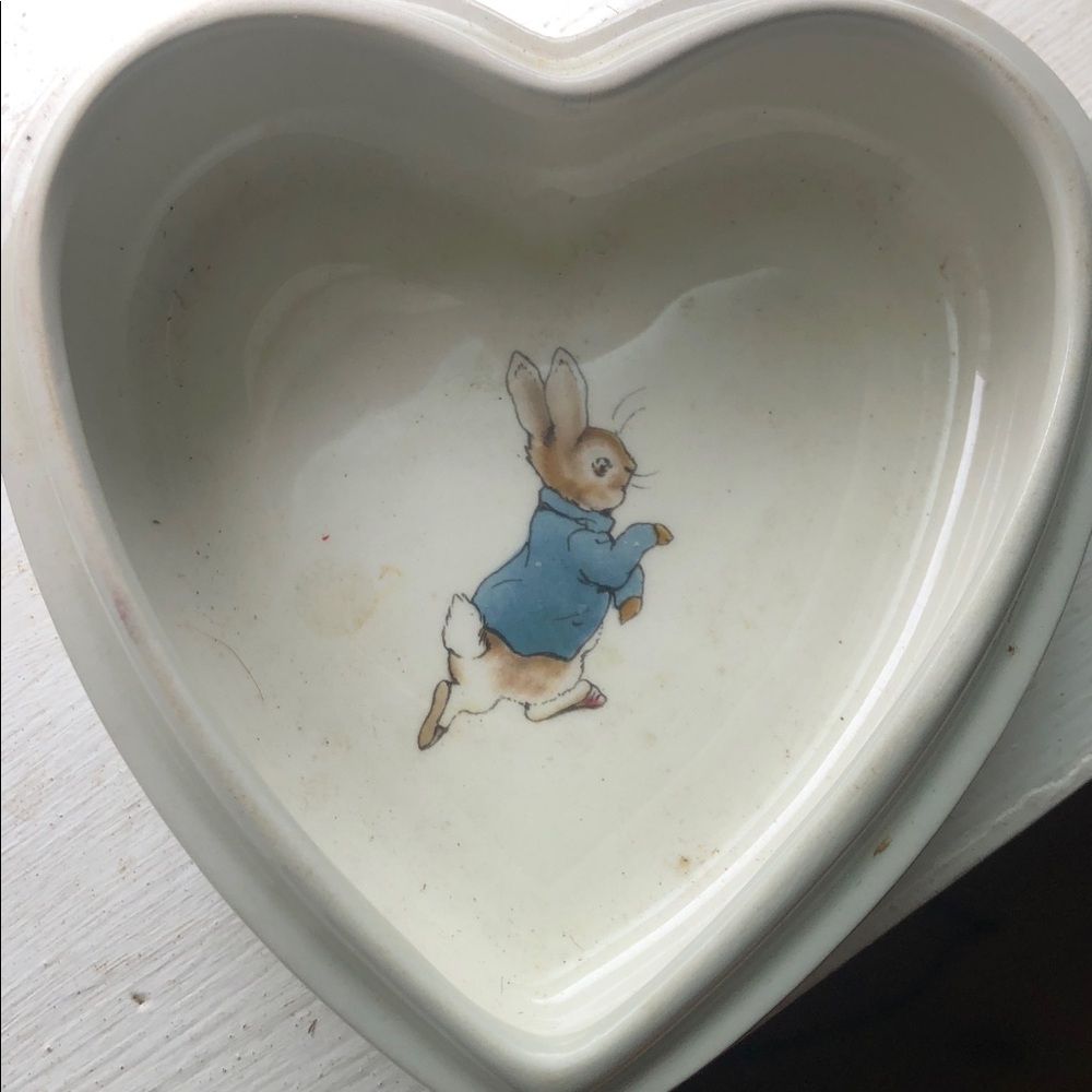 Wedgewood porcelain bunny box - Picture 4 of 9